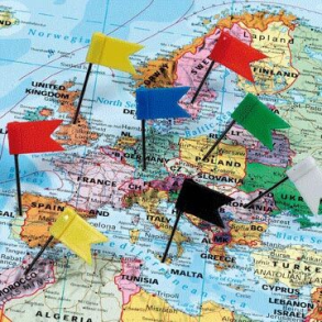 N�le med flag til landkort.