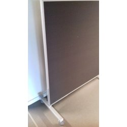 Sk�rmv�g/rumdeler med hjul.